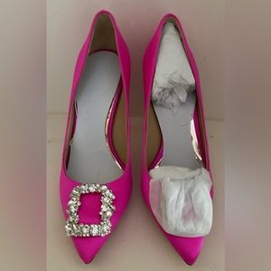 Badgley Mischka pink Cher pumps. New in box Size 8.5